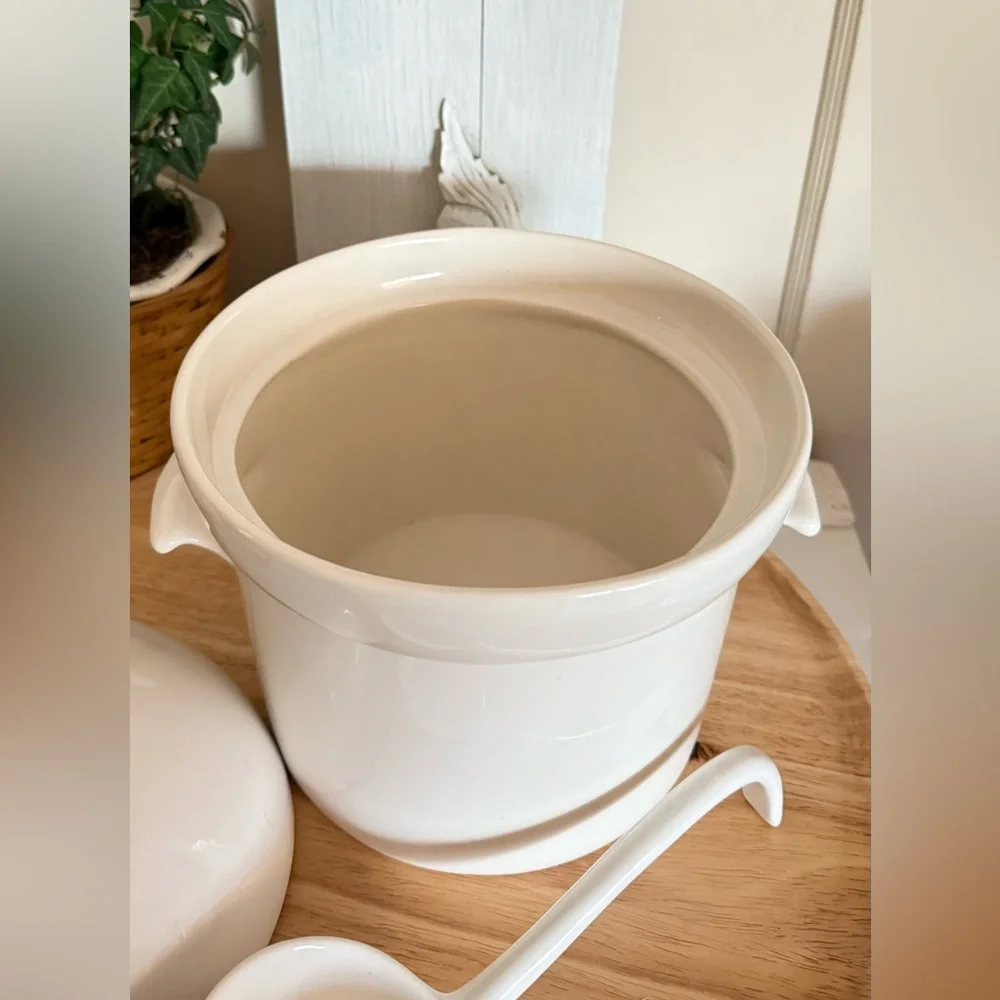 Vintage Ironstone Covered Soup Tureen, 1 gallon, with Ladle, Ivory - Picture 11 of 13
